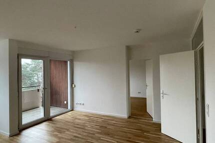 Lichtdurchflutete 4 Zimmer, 3 Schlafzimmer, 2 Loggien - den Frühling in der Wohnung genießen! - Nürnberg Herrnhütte