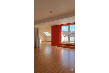 ATLAS IMMOBILIEN: Atemberaubende Dachgeschosswohnung mit Dachterrasse in der Iderhoffstr. 1 in Erfurt