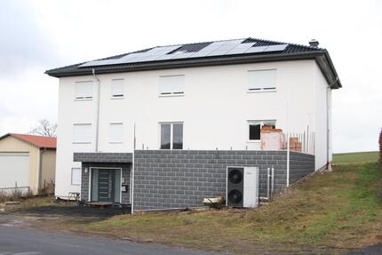 Großzügiges Ein-Zwei-Dreifamilienhaus in Guxhagen-Ellenberg A+