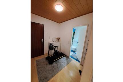 Attraktive 2 Zimmer-Wohnung mit Garten + Einbauküche + Parkplatz - Gerbrunn