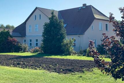 Wohnung 3 Zimmer - 690,00&nbsp;EUR Kaltmiete, ca.&nbsp; 105,00&nbsp;m&sup2; in Blankensee (PLZ: 17237)