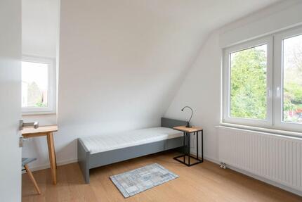 Möbliertes Zimmer in moderner WG – in Stuttgart-Hofen