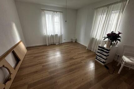 3-Zimmerwohnung zu vermieten - 1.200,00&nbsp;EUR Kaltmiete, ca.&nbsp; 85,00&nbsp;m&sup2; in Stuttgart (PLZ: 70439) Neuwirtshaus