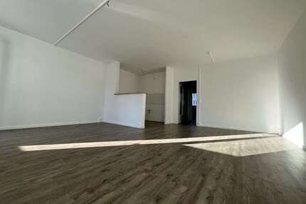 Wohnung zum Mieten in Chemnitz 350,00 € 69.25 m²