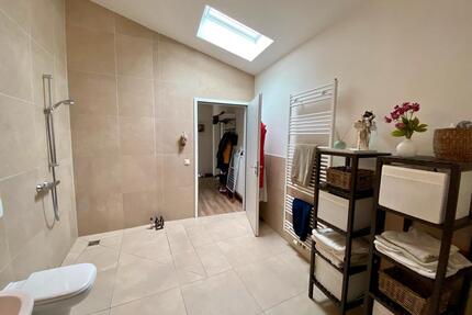 Großzügige barrierefreie 2,5-Zimmer-Wohnung mit Dachterrasse - Markt Erlbach