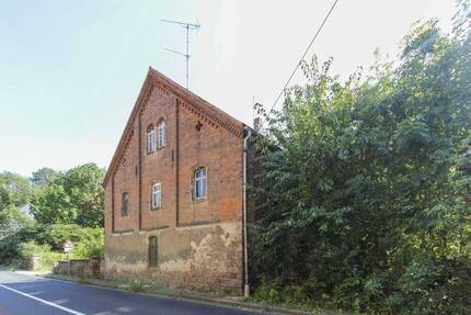 + Naturnahe Lage mit Top-Anbindung an Dresden - Sanierungsbedürftiges 2-4-Familienhaus + - Klipphausen Gauernitz