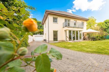 Exkl. Architekten-Niedrigenergie-Stadtvilla in Teltow-Seehof