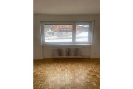 Lichtdurchflutete 3 Zimmer Wohnung mit Balkon in Furtwangen - Furtwangen im Schwarzwald