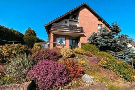 Freistehendes Einfamilienhaus mit traumhafter Aussicht - Much