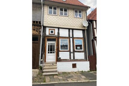 Kleines Wohnhaus - 64.000,00&nbsp;EUR Kaufpreis, ca.&nbsp; 90,00&nbsp;m&sup2; in Hardegsen (PLZ: 37181)
