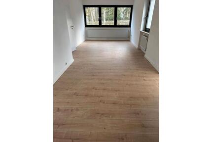 Moderne Einliegerwohnung mit kleinem Gartenbereich & Stellplatz - Brilon