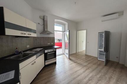 Lichtdurchflutete 3 Raum-Wohnung mit Balkon und Parkplatz in HST - Stralsund Langendorfer Berg