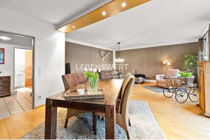 Wohnung zum Kaufen in Düsseldorf 338.000,00 € 100.83 m²