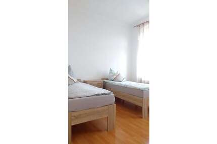 Wohnung zum Kaufen in Plauen 55.000,00 € 90 m²