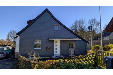 Doppelhaushälfte, großes Grundstück, ruhige Lage, Niederbergheim - Warstein