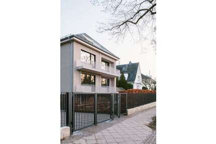 Haus zum Kaufen in Berlin 8.185.000,00 € 754.2 m²