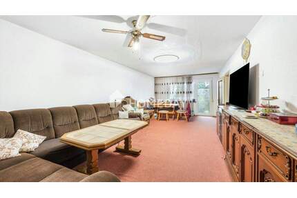 Sonne, Platz & Potenzial: 4-Zimmer-Wohnung mit Süd-Loggia - Freiburg im Breisgau Weingarten