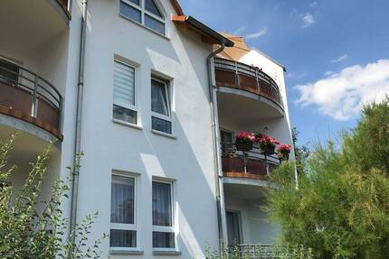 helle 2-Raumwohnung mit Balkon in Eisenberg