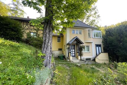 Villa in Jena-West: Einfamilienhaus mit Anbau