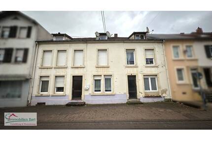 METTLACH: 4 WOHNEINHEITEN MIT BAUGRUNDSTÜCK (GESAMT 11 AR)!