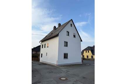 2 Fam, Haus in Nordhalben mit Garten