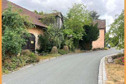 270.000 für sanierungsbedürftigen RESTHOF mit großer Scheune in der Fränkischen Schweiz - Weißenohe