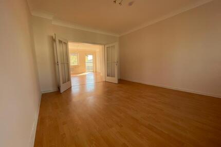 Helle, großzügige 4-Zimmer-Wohnung mit Altbaucharme mitten in FT - Frankenthal (Pfalz)