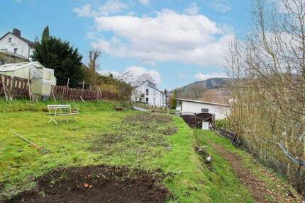 Schönes Grundstück mit viel Potenzial in vorteilhafter Lage in Plettenberg-Böddinghausen
