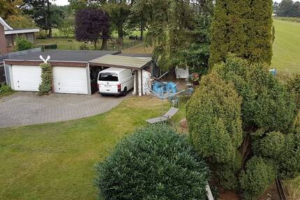 Ashausen - ruhig in zweiter Reihe gelegen - netter Einfamilienhaus-Bauplatz am Feldrand - Stelle / Ashausen
