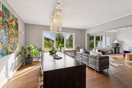 Haus zum Kaufen in Düsseldorf - Stockum 1.750.000,00 € 285 m²