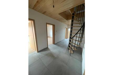 Neubauwohnung zu Vermieten - 700,00&nbsp;EUR Kaltmiete, ca.&nbsp; 80,00&nbsp;m&sup2; in Uehlfeld (PLZ: 91486)
