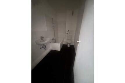 Helle 2-Zimmer-Wohnung mit Balkon - Neumünster Innenstadt