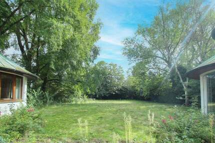 Grundstück mit Altbestand und positiver Bauvoranfrage in Top-Lage von Angermund - Düsseldorf