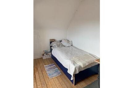 Hübsches charmantes Altbau WG-Zimmer wird ab 01.03 frei! - Villingen-Schwenningen