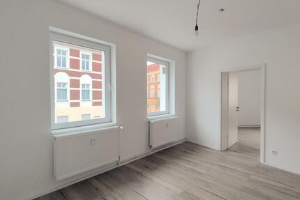 Neu Sanierte, helle 4-Zimmer-Wohnung in Dessau-Roßlau