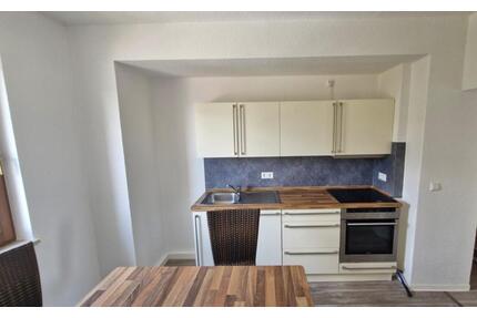 2-Raumwohnung 53 m² saniert | Küche mit Insel | Bad mit Fenster - Bernsdorf