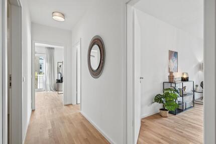 Modern geschnittene 2-Zimmer-Wohnung mit Balkon und stilvoller Ausstattung - Berlin Tempelhof-Schöneberg