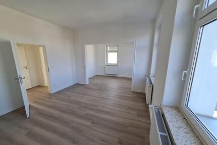 2 Raum Wohnung , neu saniert 1.Etg , Stadtrand - Groitzsch