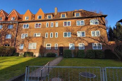 Zentrale Wohnlage: Schöne 3-Zimmer-EG-Wohnung in Lübeck-St. Jürgen (Nähe Uni), Ratzeburger Allee