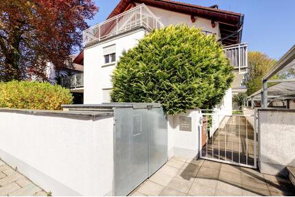 Lichtdurchflutete Dachgeschosswohnung in ruhiger Lage mit großer Fensterfront & Dachterrasse - München Pasing-Obermenzing
