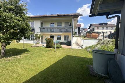 Einfamilienhaus mit Einliegerwohnung Nähe Hauzenberg - Hauzenberg / Raßreuth