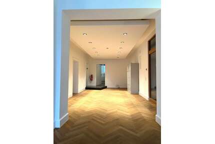 Büro in Stuttgart 3.000,00 € 200 m²