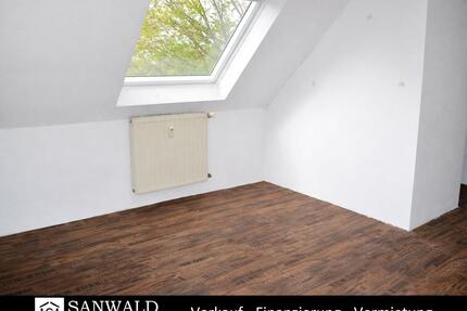 Praktische 3,5-Zimmer-Wohnung im Dachgeschoss mit Badewanne - Essen Stadtbezirk V