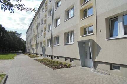 Nette Nachbarn für gemütliche 2-Rwg. im 4. OG mit Balkon gesucht! - Neubrandenburg Südstadt