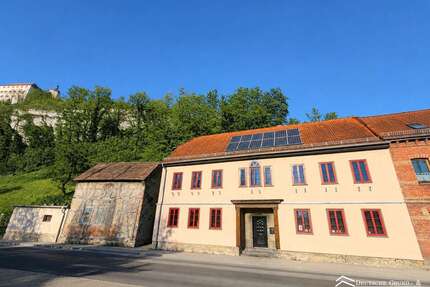 Haus zum Kaufen in Dornburg-Camburg 109.000,00 € 200 m²