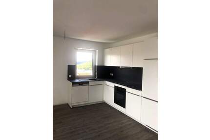 Hochwertige Mietwohnung in 93133 Burglengenfeld, teilmöbliert mit Südwest-Balkon