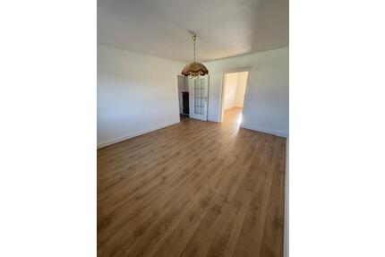 Renovierte 3-Raum Wohnung - 420,00&nbsp;EUR Kaltmiete, ca.&nbsp; 63,00&nbsp;m&sup2; in Ellrich (PLZ: 99755)