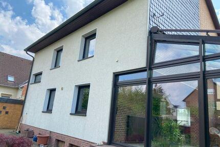 Freistehendes Einfamilienhaus mit Zweifamilienhaus-Charakter - Wunstorf