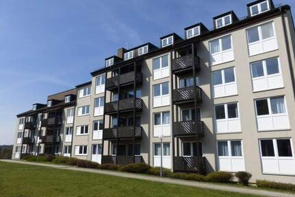 Vermietetes Studentenwohnheim in der Nähe der Fachhochschule Hof mit langfristigem staatlichen Mieter und sanierter Tiefgarage