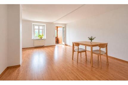Möblierte 1,5 Zimmer Wohnung mit Wintergarten & schönem Ausblick - Trostberg